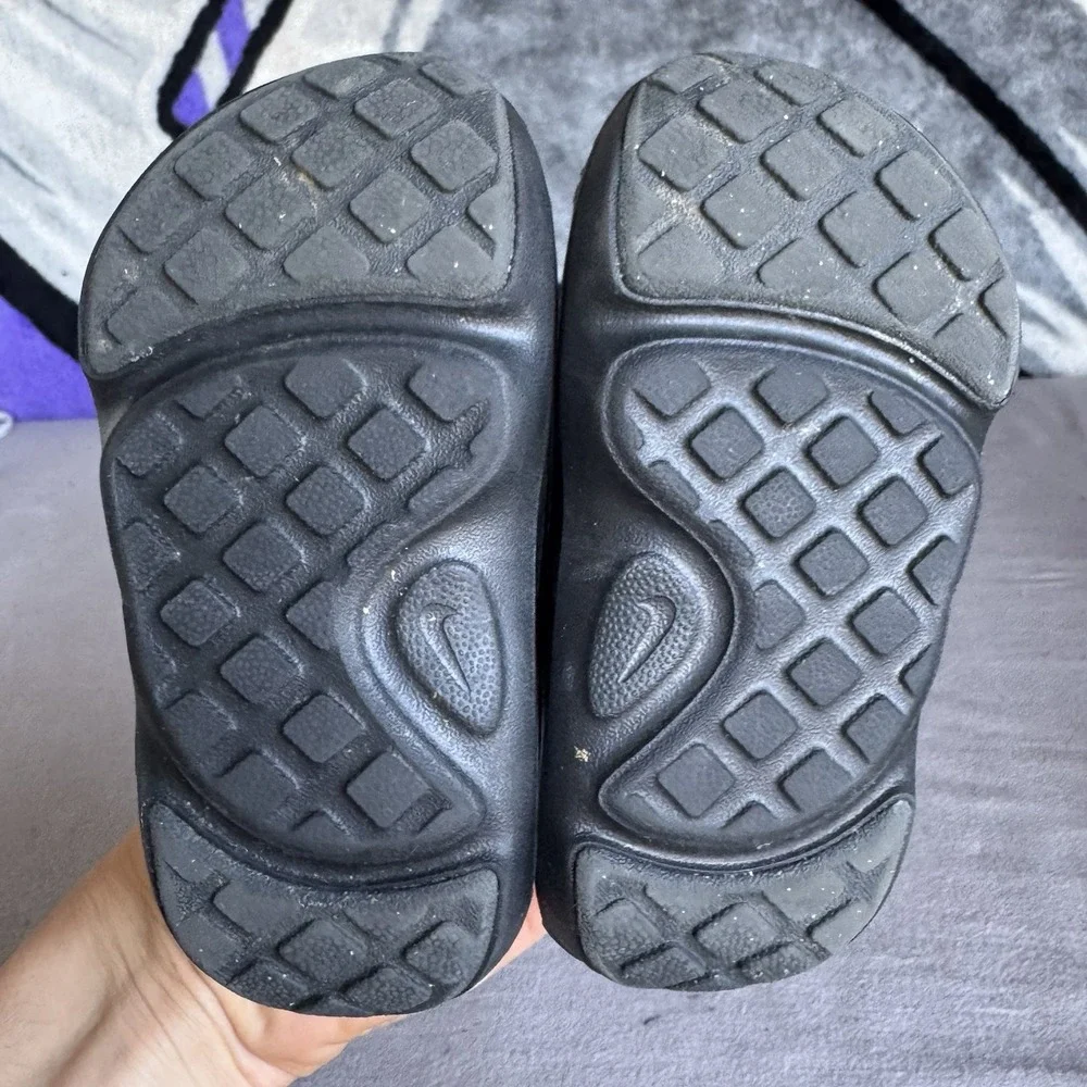 Size 8c - Nike Aqua Swoosh Big Kids Black Water Sandals